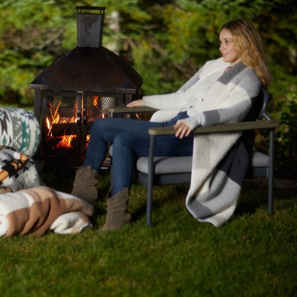 Luxe Home Decor Classic Faux Fur Throw | 1-Piece | Grey plaid combo | 50"x60" - Picture 10 of 13